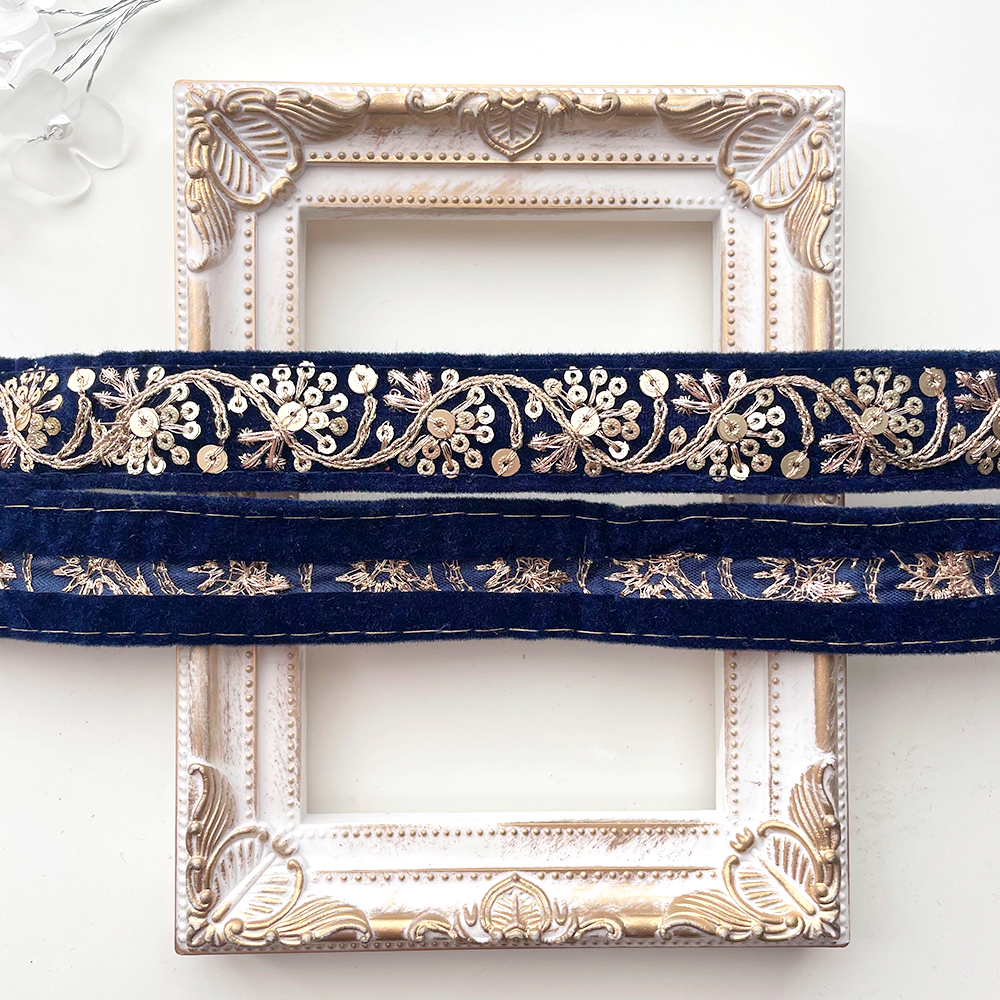 523 【 幅：2.5cm 】 インド刺繍リボン　ネイビー　ベロア　ゴールド