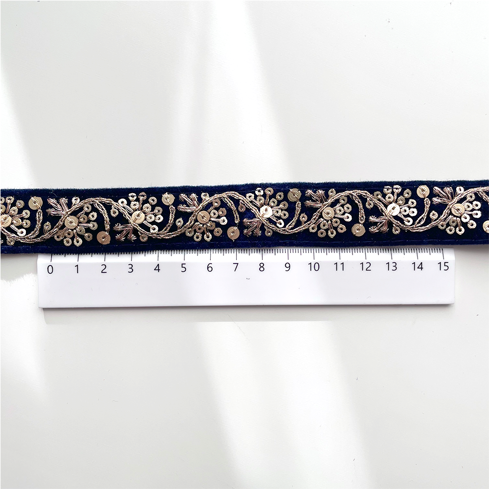 523 【 幅：2.5cm 】 インド刺繍リボン　ネイビー　ベロア　ゴールド
