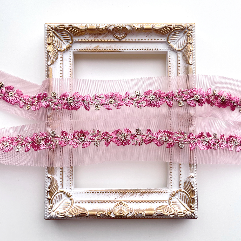 542 【 幅：2cm 】 インド刺繍リボン　フォギーローズ　チュール　仮縫いなし