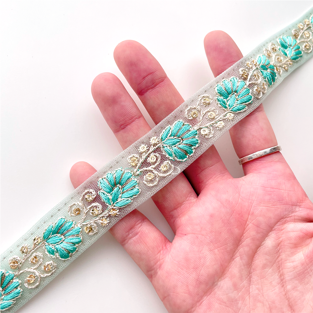 548 【 幅：2cm 】 インド刺繍リボン　ミント　チュール　