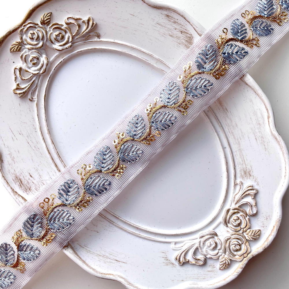 558 【 幅：3cm 】 インド刺繍リボン　スカイブルー　チュール　