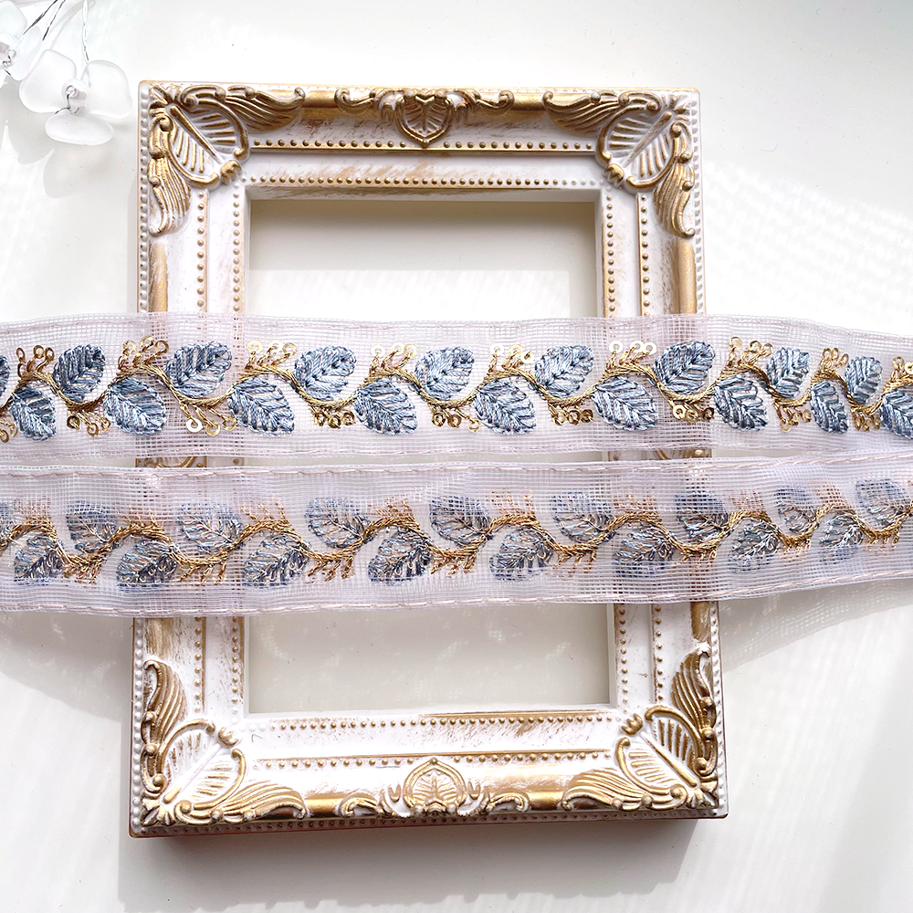 558 【 幅：3cm 】 インド刺繍リボン　スカイブルー　チュール　