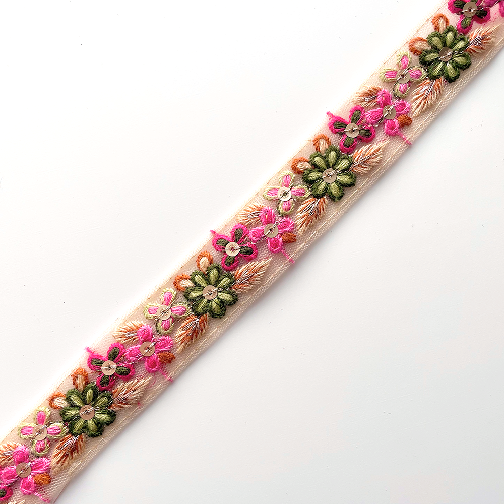 559 【 幅：2.5cm 】 インド刺繍リボン　ベージュ　チュール　グリーン　ピンク
