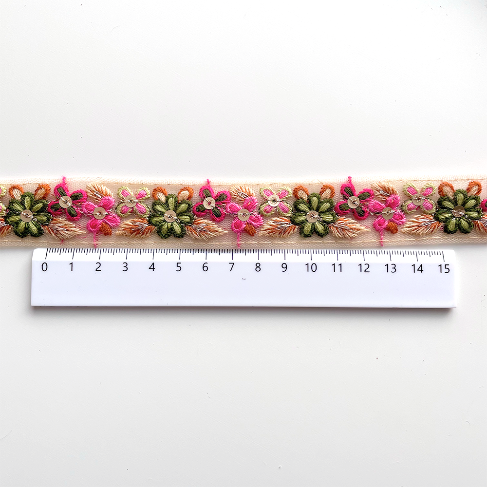 559 【 幅：2.5cm 】 インド刺繍リボン　ベージュ　チュール　グリーン　ピンク