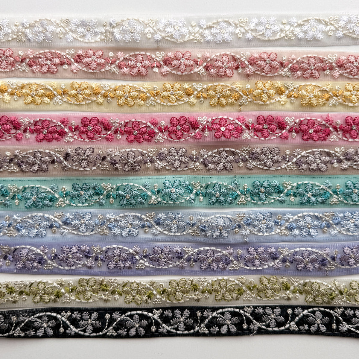 S417 インド刺繍リボン 2.5cm幅 チュール