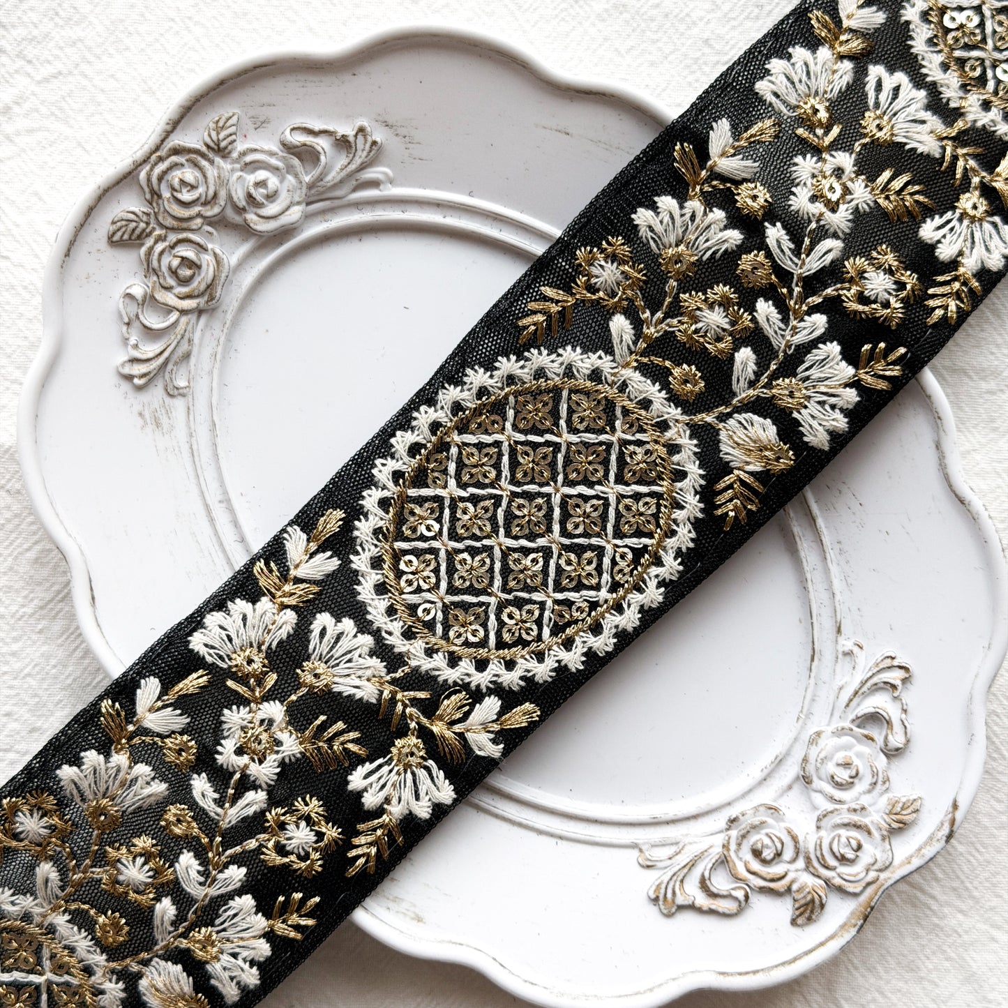 S400 インド刺繍リボン 5cm幅 チュール