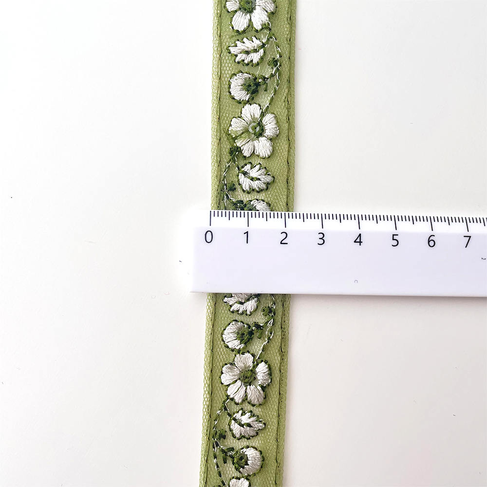 596 【 幅：2.5cm 】 インド刺繍リボン　モスグリーン　チュール　ホワイト