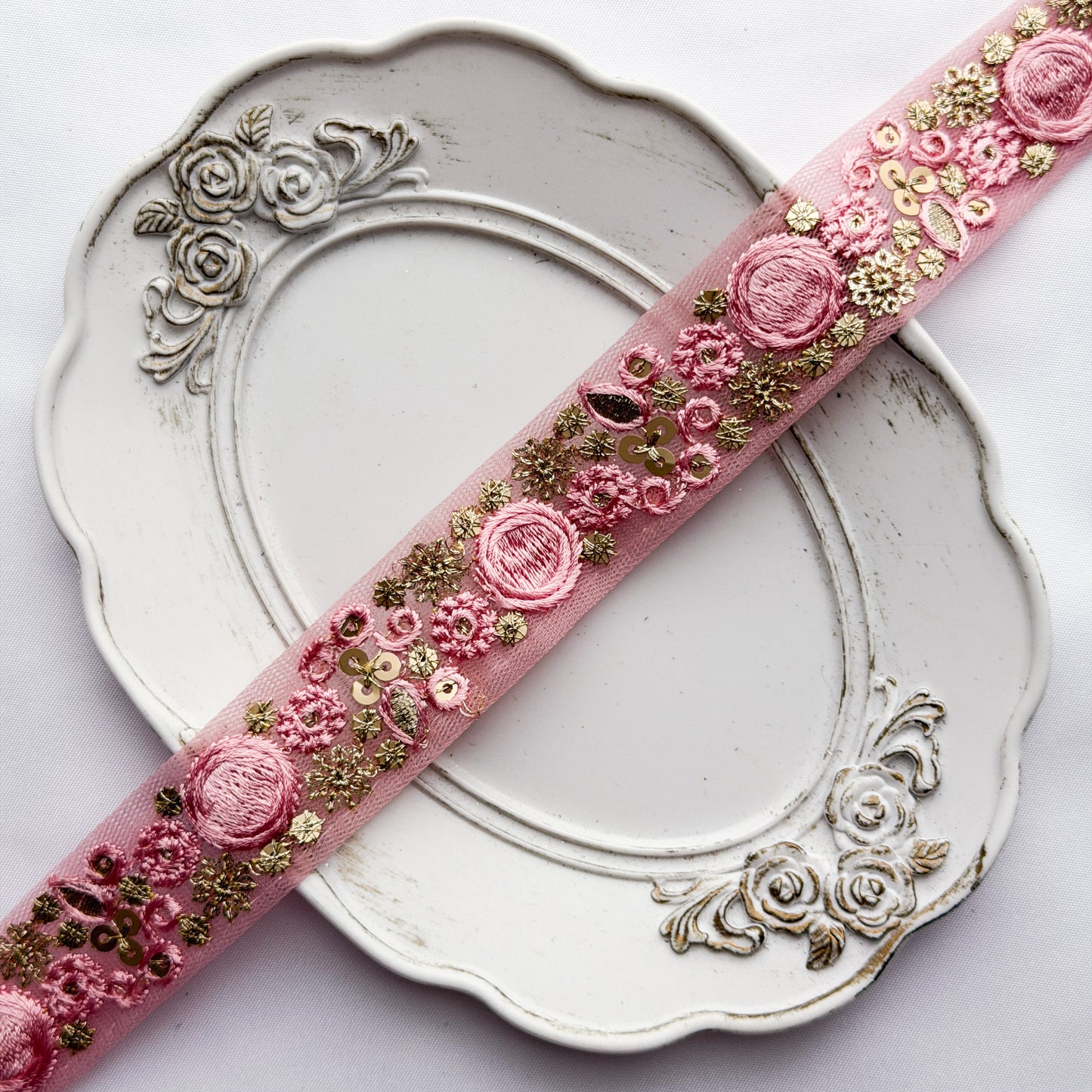 S414 インド刺繍リボン 2.5cm幅 チュール