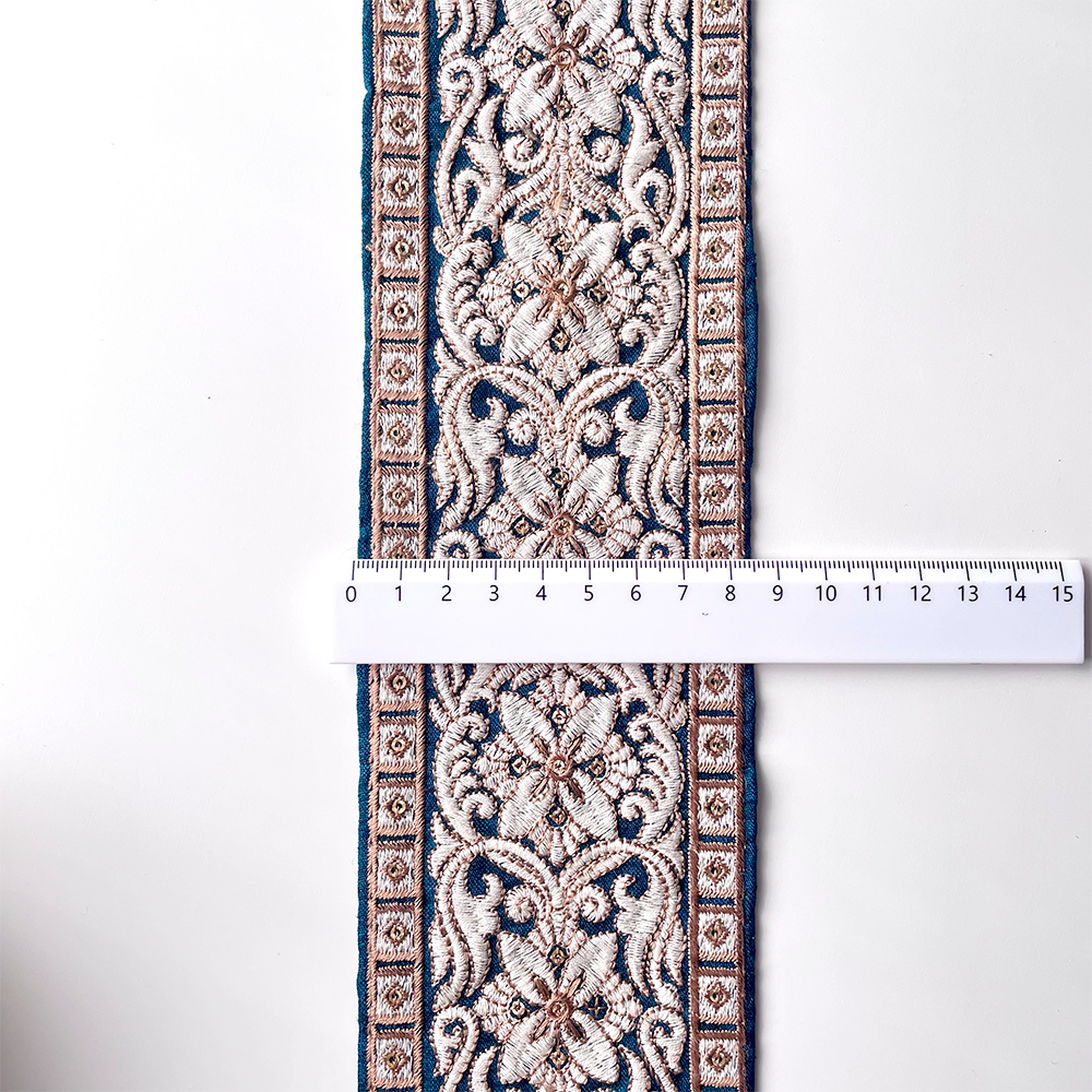 605 【 幅：8cm 】 インド刺繍リボン　ターコイズグリーン　布地　ホワイト　ベージュ