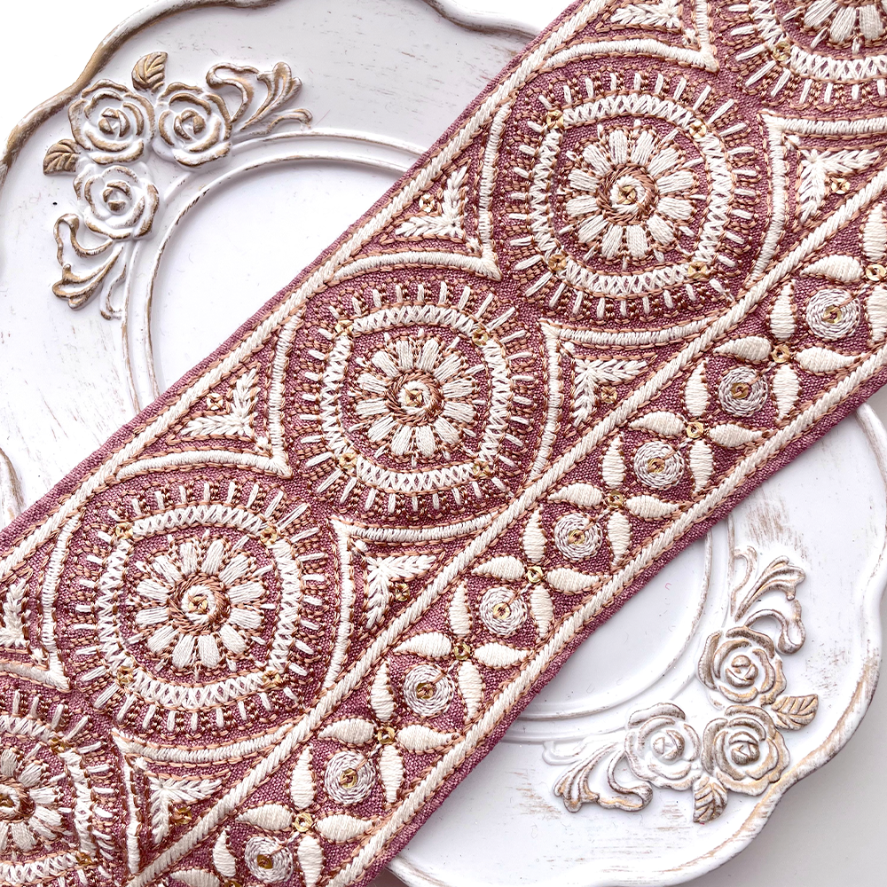 609 【 幅：8cm 】 インド刺繍リボン　ピンク　布地　ブラウン　ホワイト