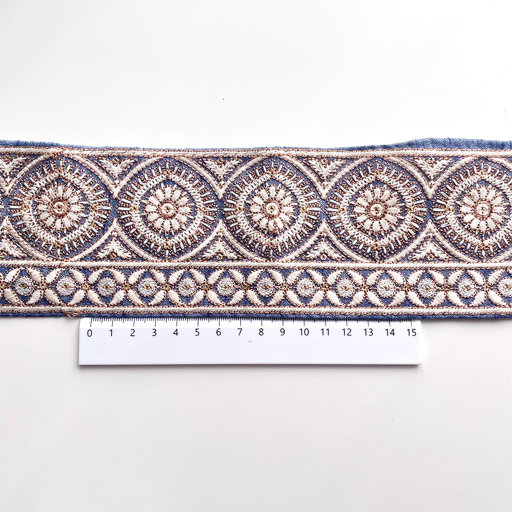 610 【 幅：8cm 】 インド刺繍リボン　スカイブルー　布地　ブラウン　ホワイト