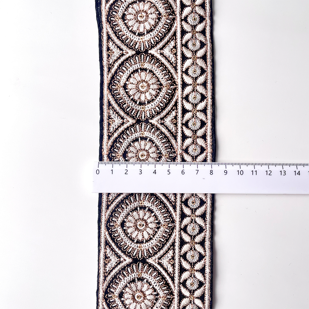 613 【 幅：8cm 】 インド刺繍リボン　ブラック　布地　ブラウン　ホワイト
