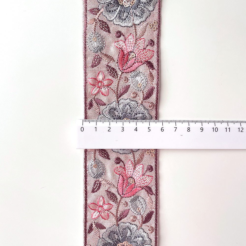 629 【 幅：5.5cm 】 インド刺繍リボン　ピンク　布地　水色 ブルー