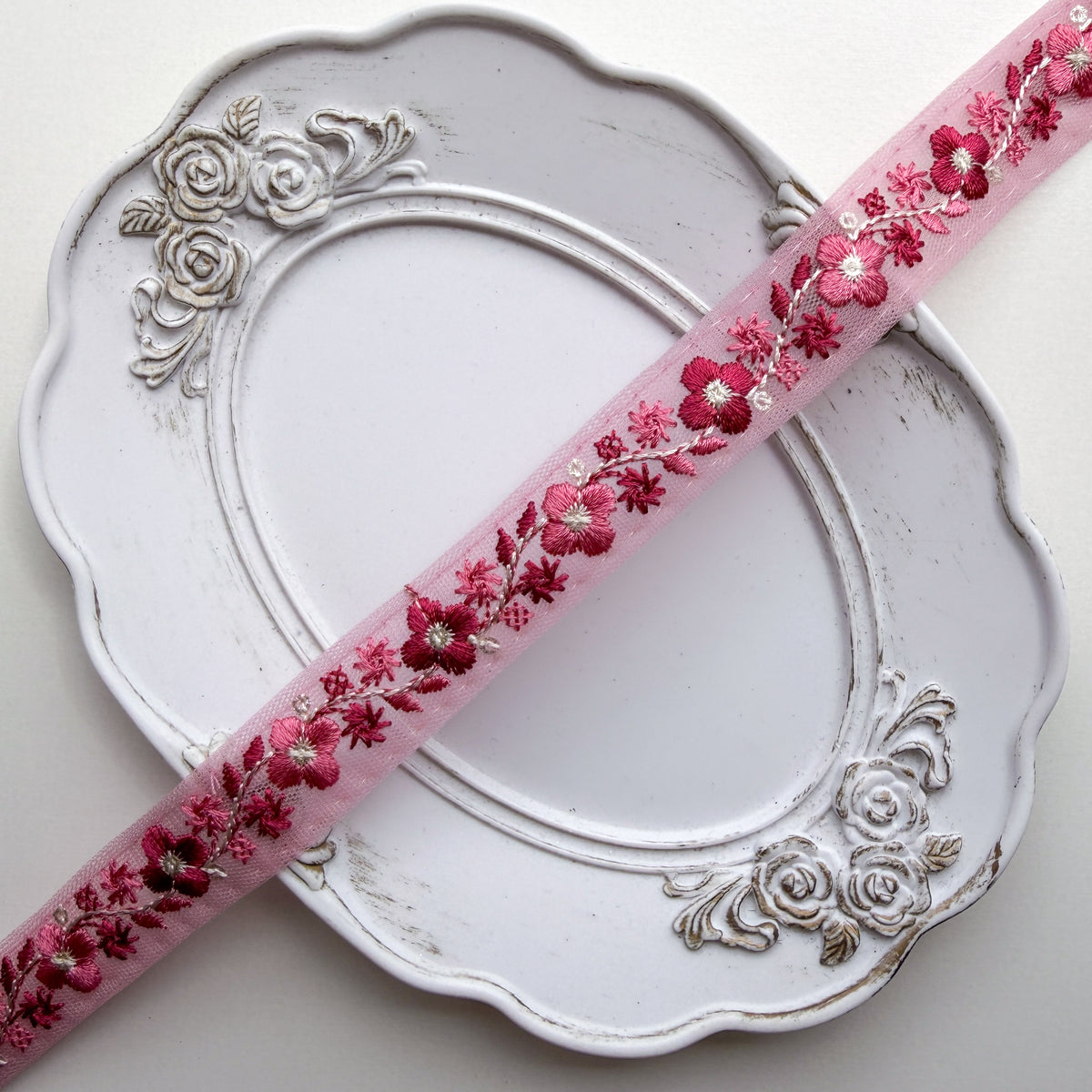 S416 インド刺繍リボン 2cm幅 チュール
