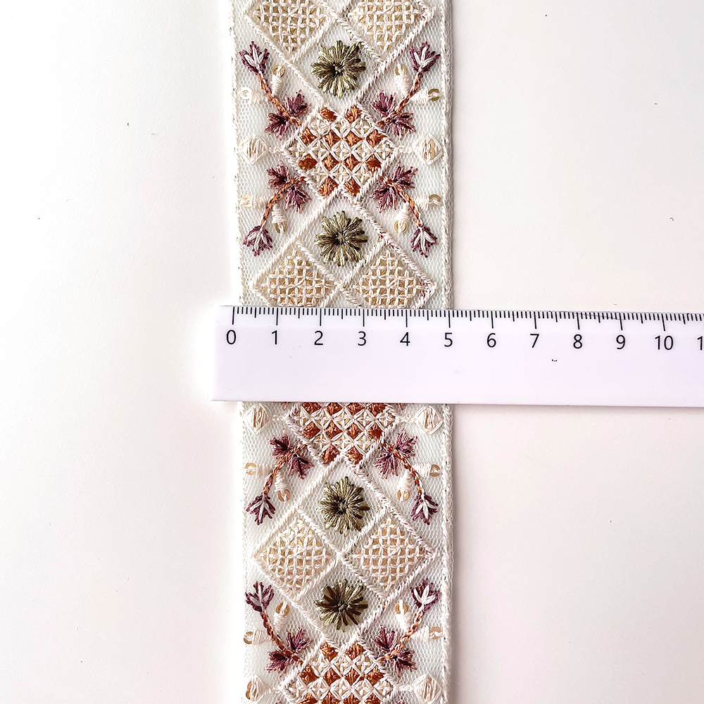 634 【 幅：5cm 】 インド刺繍リボン　ベビーブルー　チュール　ホワイト グリーン