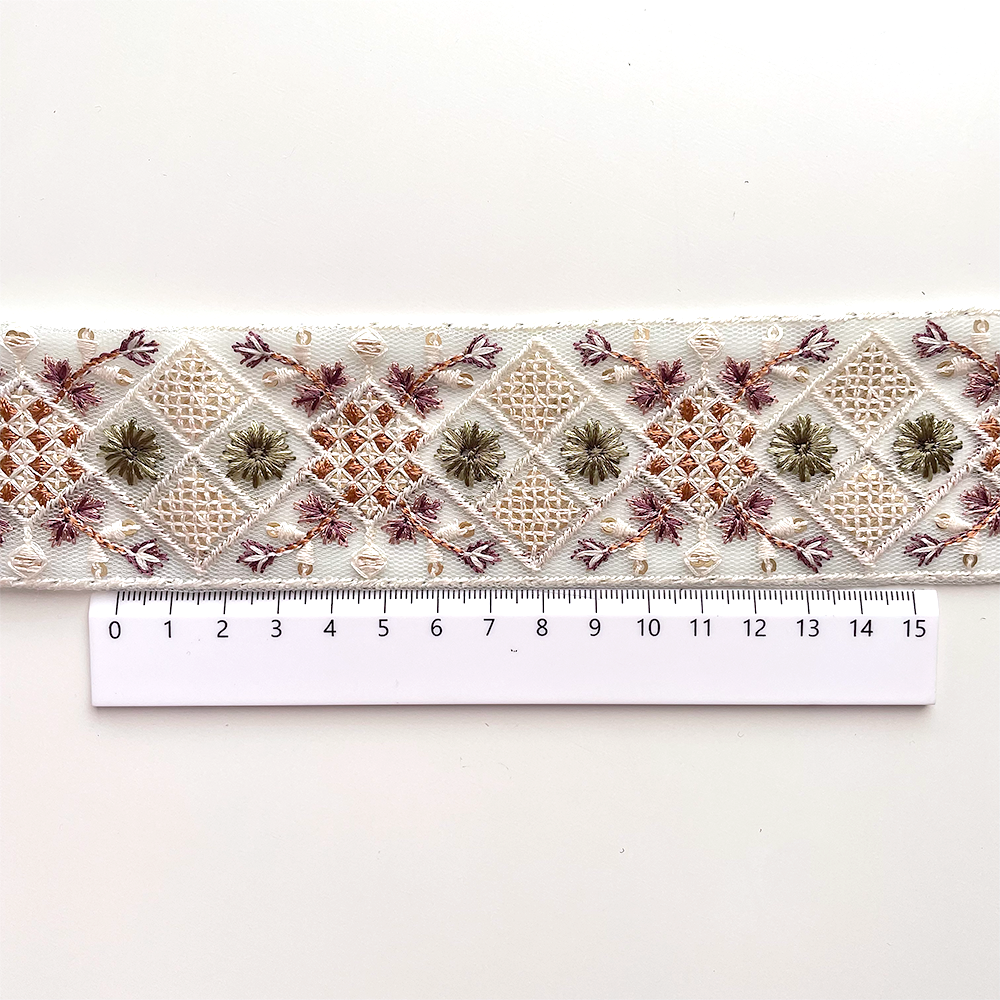634 【 幅：5cm 】 インド刺繍リボン　ベビーブルー　チュール　ホワイト グリーン