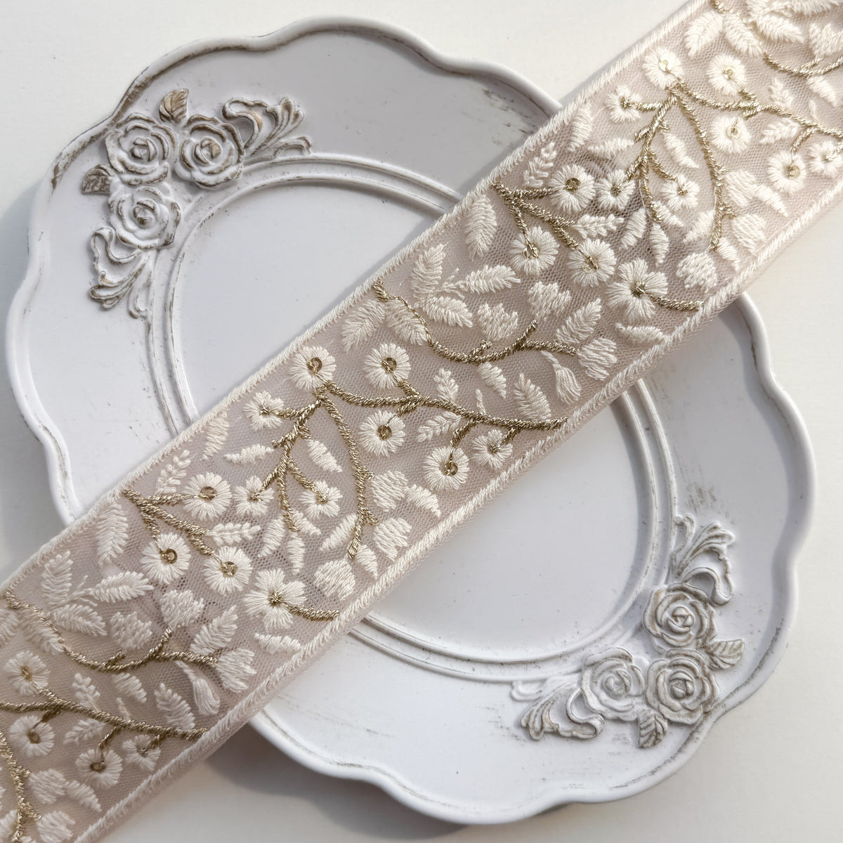 S418 インド刺繍リボン 5cm幅 チュール