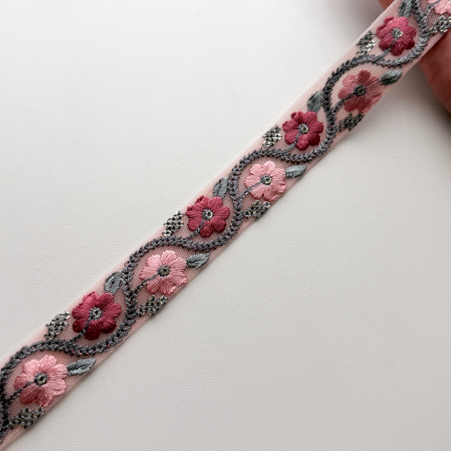 S310 インド刺繍リボン 2.2cm幅 チュール ガーランドフラワー