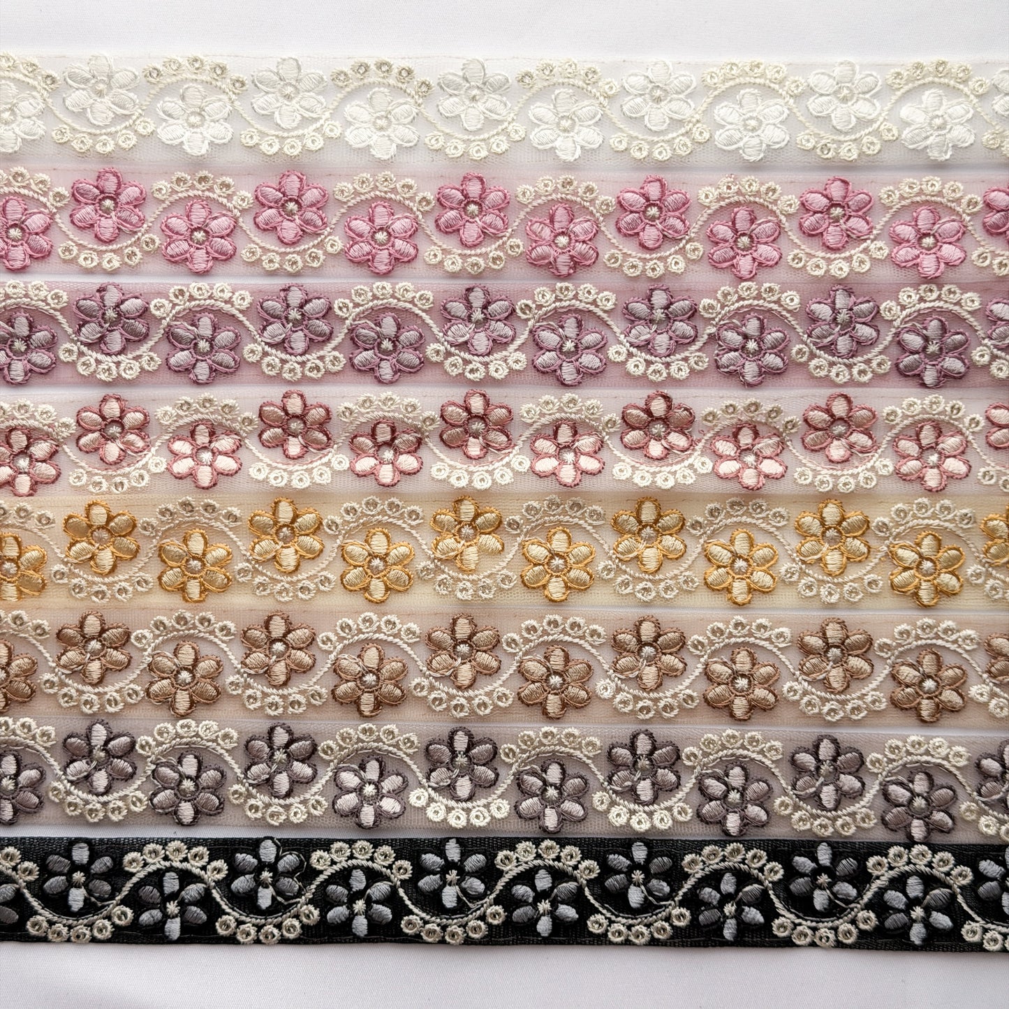 S411 インド刺繍リボン 3cm幅 チュール