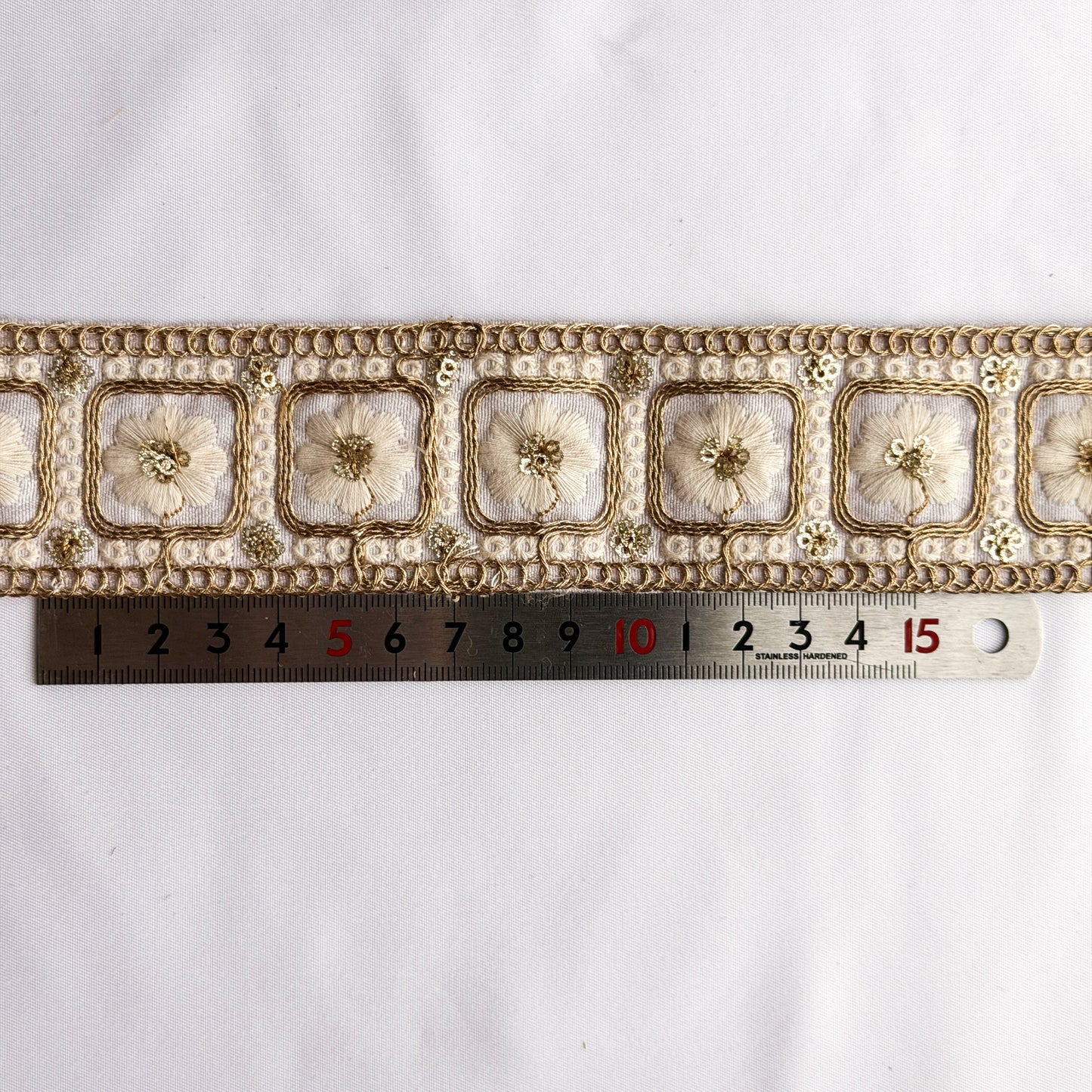 S409 インド刺繍リボン 4.5cm幅 布地