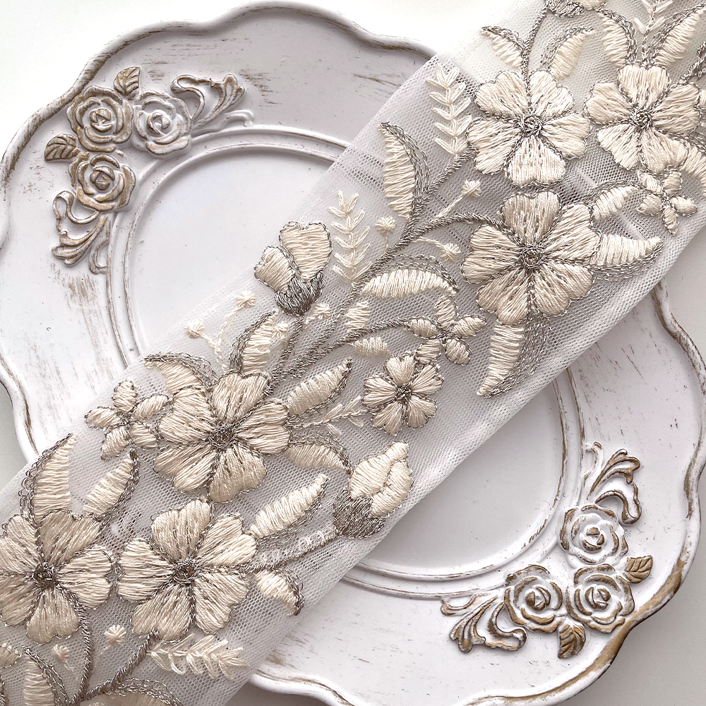 651 【 幅：6.5cm 】 インド刺繍リボン　ホワイト　チュール　