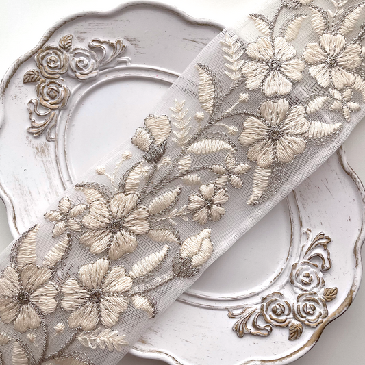 651 【 幅：6.5cm 】 インド刺繍リボン　ホワイト　チュール　