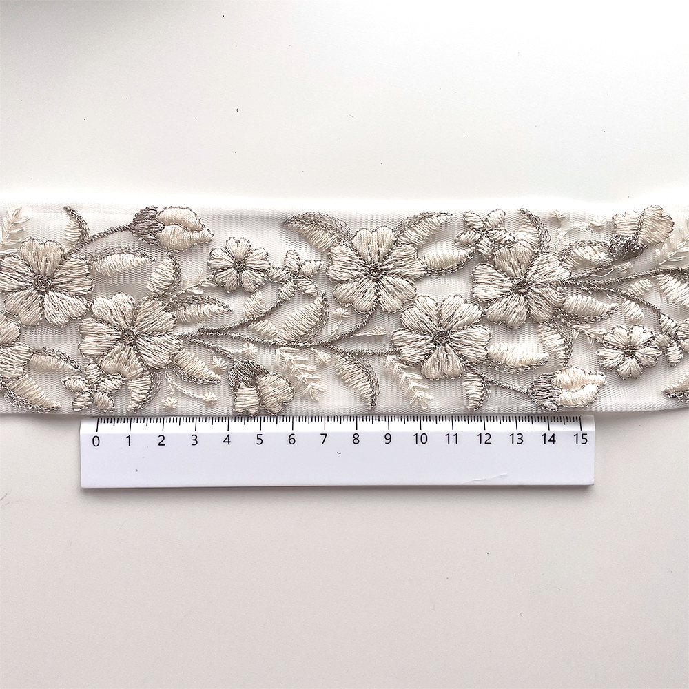 651 【 幅：6.5cm 】 インド刺繍リボン　ホワイト　チュール　