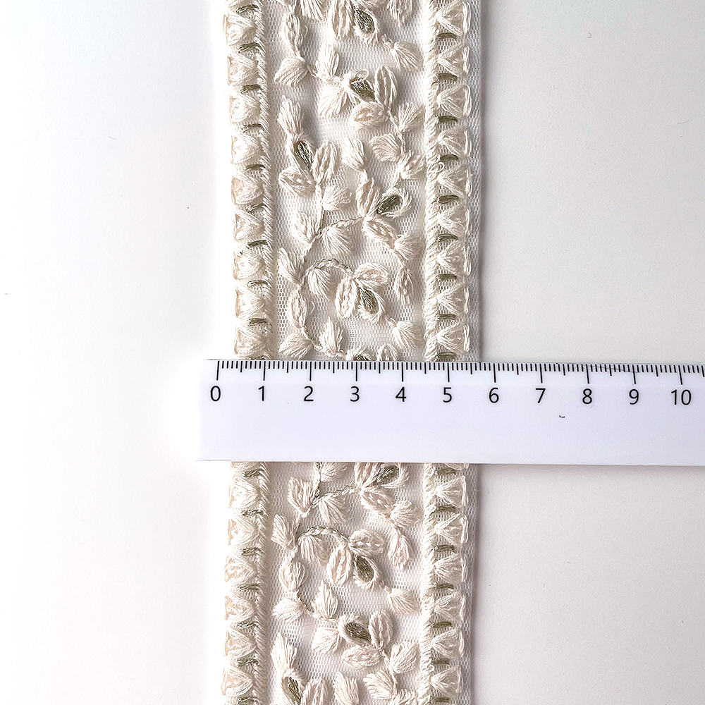 652 【 幅：5.5cm 】 インド刺繍リボン　ホワイト　チュール　ゴールド