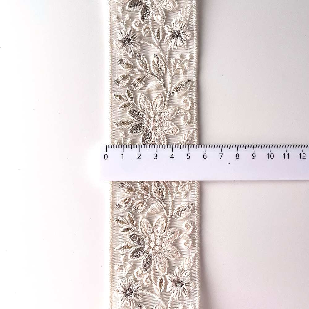 653 【 幅：5.5cm 】 インド刺繍リボン　ホワイト　チュール　シルバー