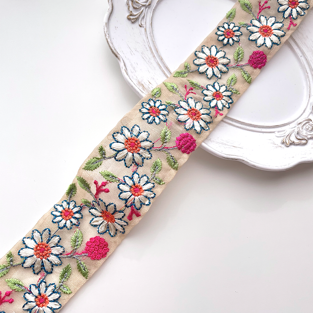 667 【 幅：4.5cm 】 インド刺繍リボン　ベージュ　オーガンジー　ブルー　ピンク