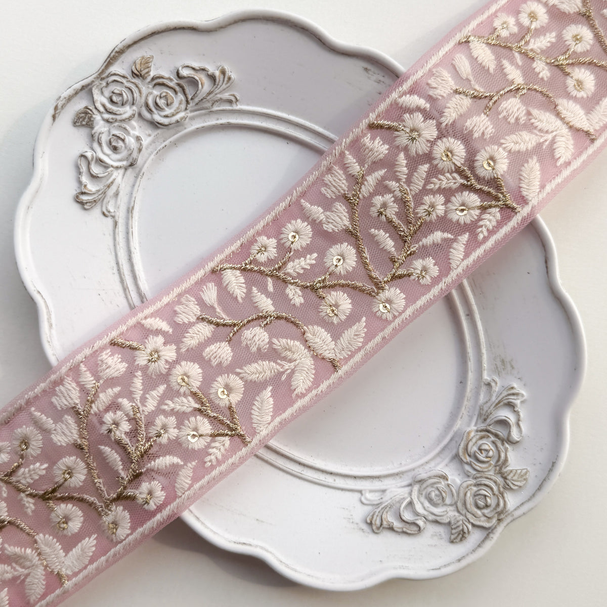 S418 インド刺繍リボン 5cm幅 チュール