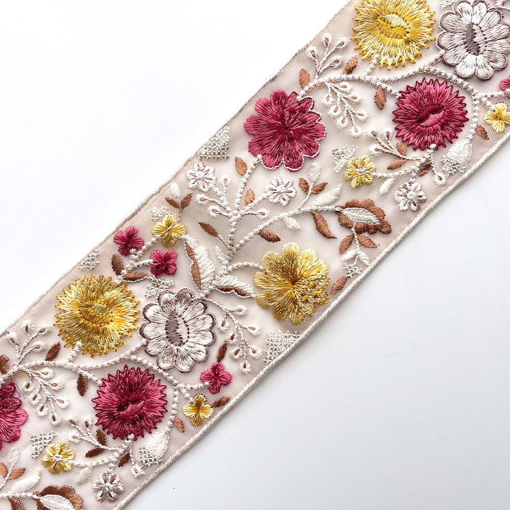679 【 幅：9.5cm 】 インド刺繍リボン　ホワイトベージュ　チュール　ピンク　イエロー