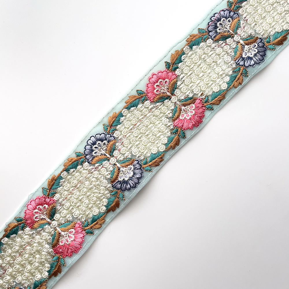 684 【 幅：5.5cm 】 インド刺繍リボン　ブルー　チュール　ピンク　ホワイト