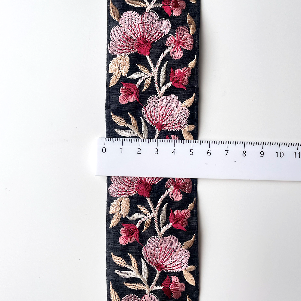 687 【 幅：5.5cm 】 インド刺繍リボン　ブラック　布地　ピンク　ホワイト　ベージュ