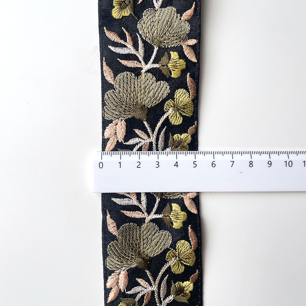 687 【 幅：5.5cm 】 インド刺繍リボン　ブラック　布地　ピンク　ホワイト　ベージュ