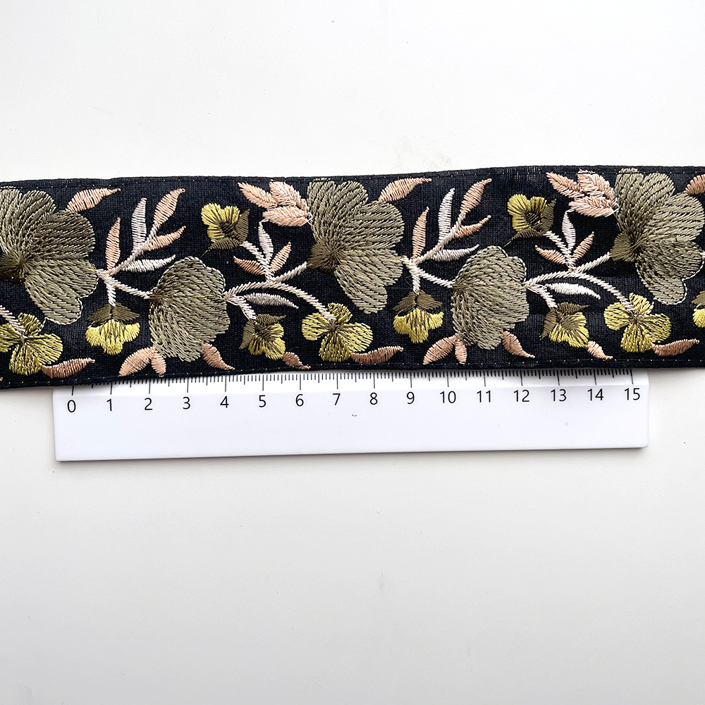 687 【 幅：5.5cm 】 インド刺繍リボン　ブラック　布地　ピンク　ホワイト　ベージュ