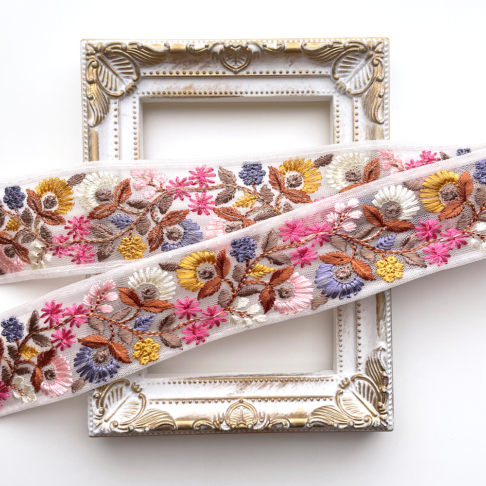694 【 幅：4cm 】 インド刺繍リボン　ホワイト　チュール　ブルー　ピンク　イエロー