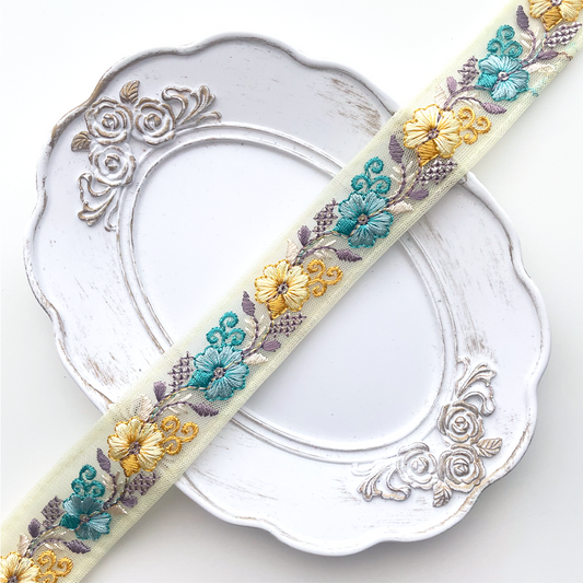 699 【 幅：2.5cm 】 インド刺繍リボン　ライトグリーン　チュール　イエロー　ターコイズ