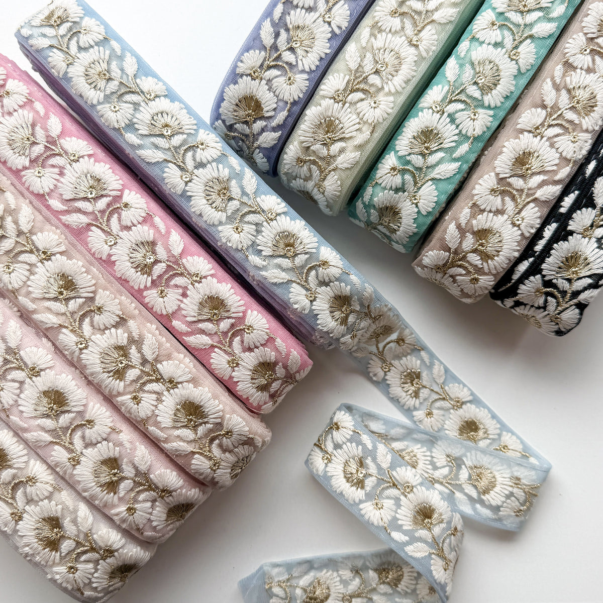 S421 インド刺繍リボン 3.5cm幅 チュール