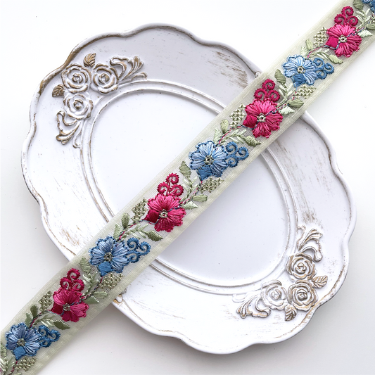 700 【 幅：2.5cm 】 インド刺繍リボン　グリーン　チュール　レッド　ブルー