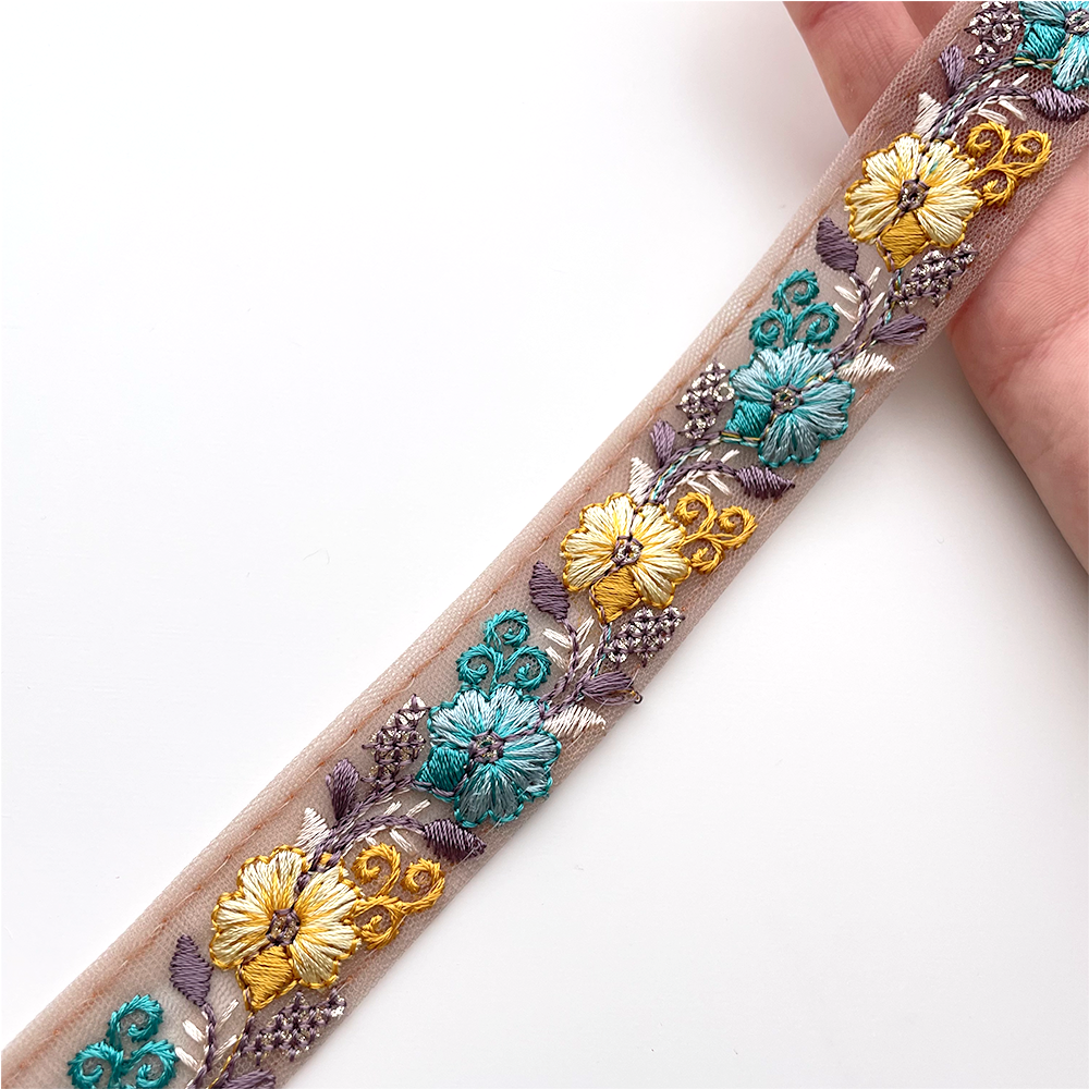 704 【 幅：2.5cm 】 インド刺繍リボン　ブラウン　チュール　イエロー　グリーン