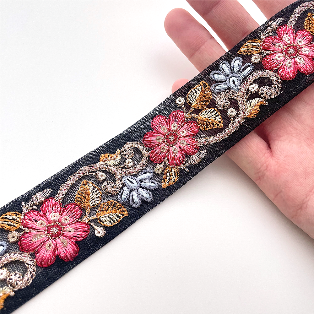 706 【 幅：3.5cm 】 インド刺繍リボン　ブラック　チュール　レッド　ブルー