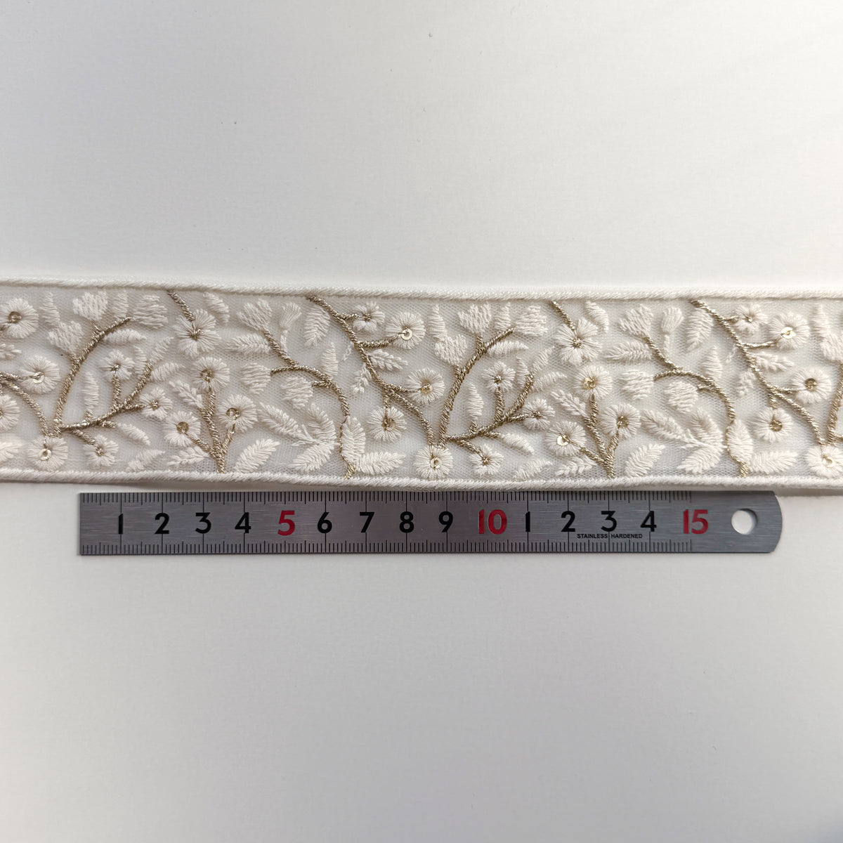 S418 インド刺繍リボン 5cm幅 チュール