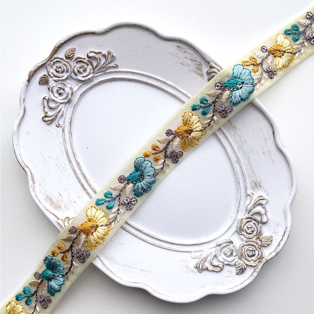 731 【 幅：2.5cm 】 インド刺繍リボン　イエローグリーン　チュール　ターコイズ　ブラウン