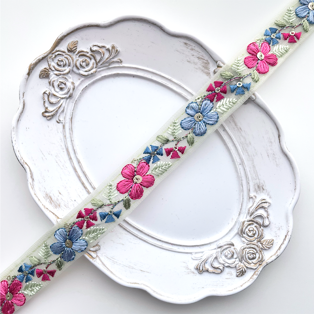 732 【 幅：2.5cm 】 インド刺繍リボン　グリーン　チュール　レッド　ブルー