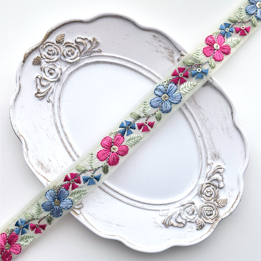 732 【 幅：2.5cm 】 インド刺繍リボン　グリーン　チュール　レッド　ブルー