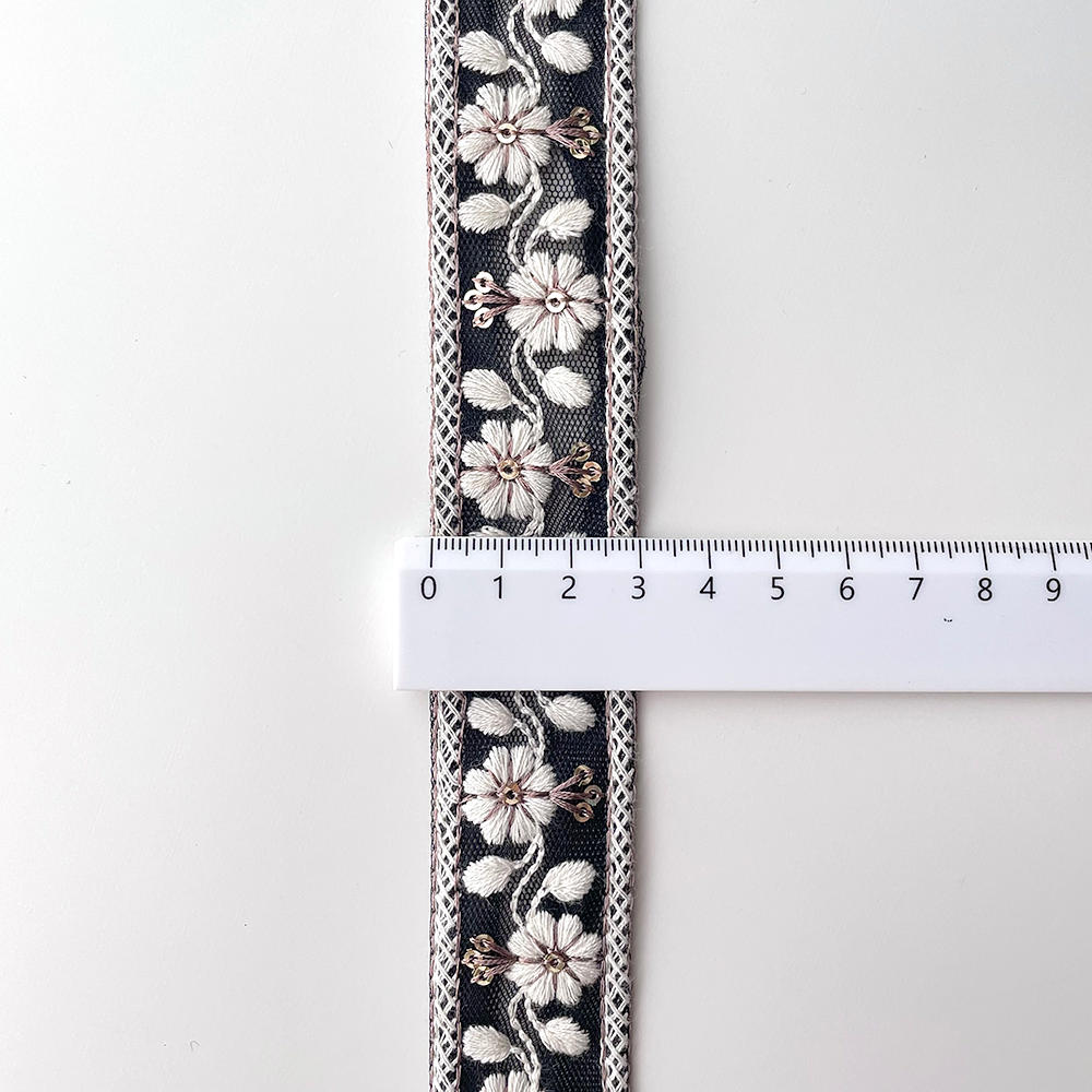 739 【 幅：3cm 】 インド刺繍リボン　ブラック　チュール　ブラウン　ホワイト