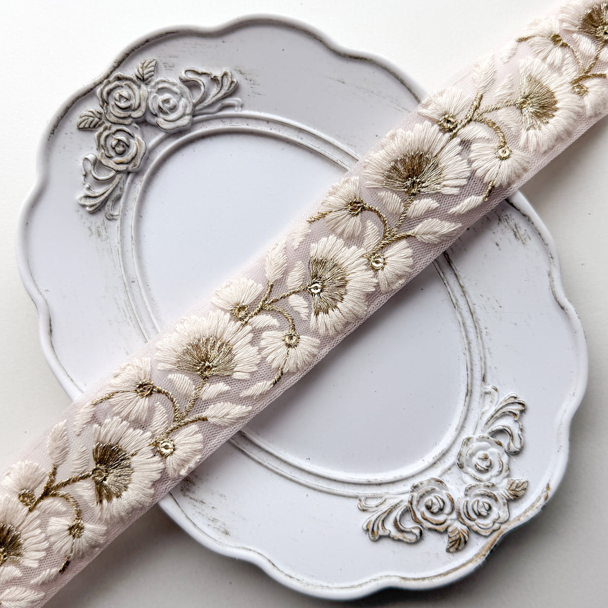 S421 インド刺繍リボン 3.5cm幅 チュール