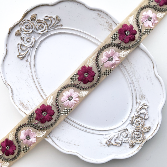 763 【 幅：2.5cm 】 インド刺繍リボン　グリーンベージュ　チュール　ピンク　チェリー