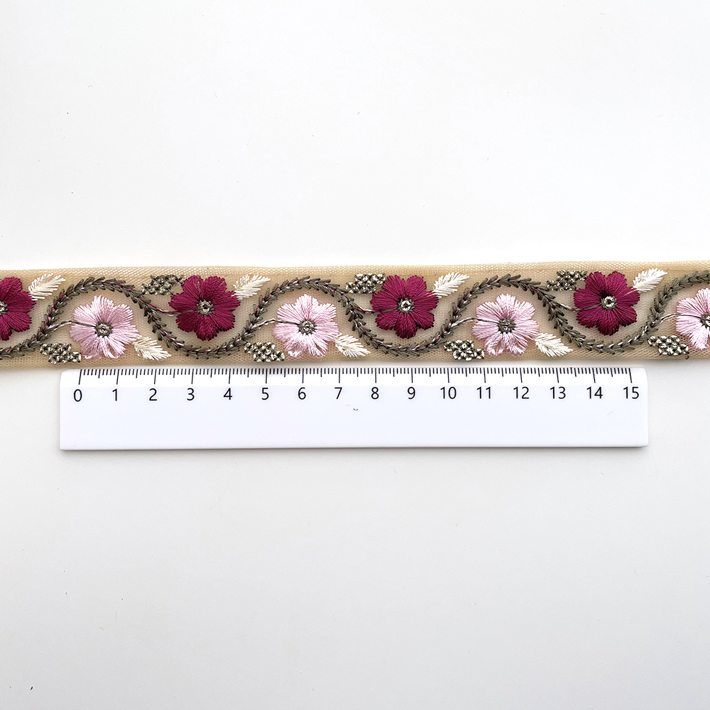 763 【 幅：2.5cm 】 インド刺繍リボン　グリーンベージュ　チュール　ピンク　チェリー